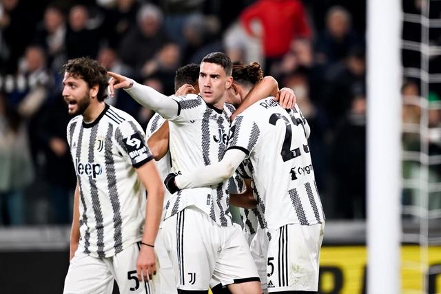 包含阿扎伦卡爆冷击败巴黎圣日耳曼，战术调整引爆全场！的词条